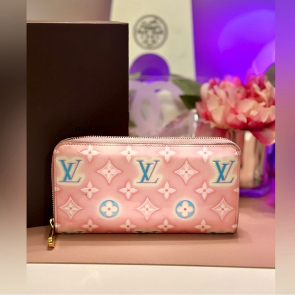 Like for the Everything Pink Show 💗💗💗💗 - Picture 11 of 16